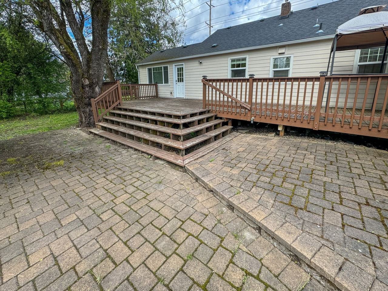 7008 Sw Pine St - Photo 3 of 26
