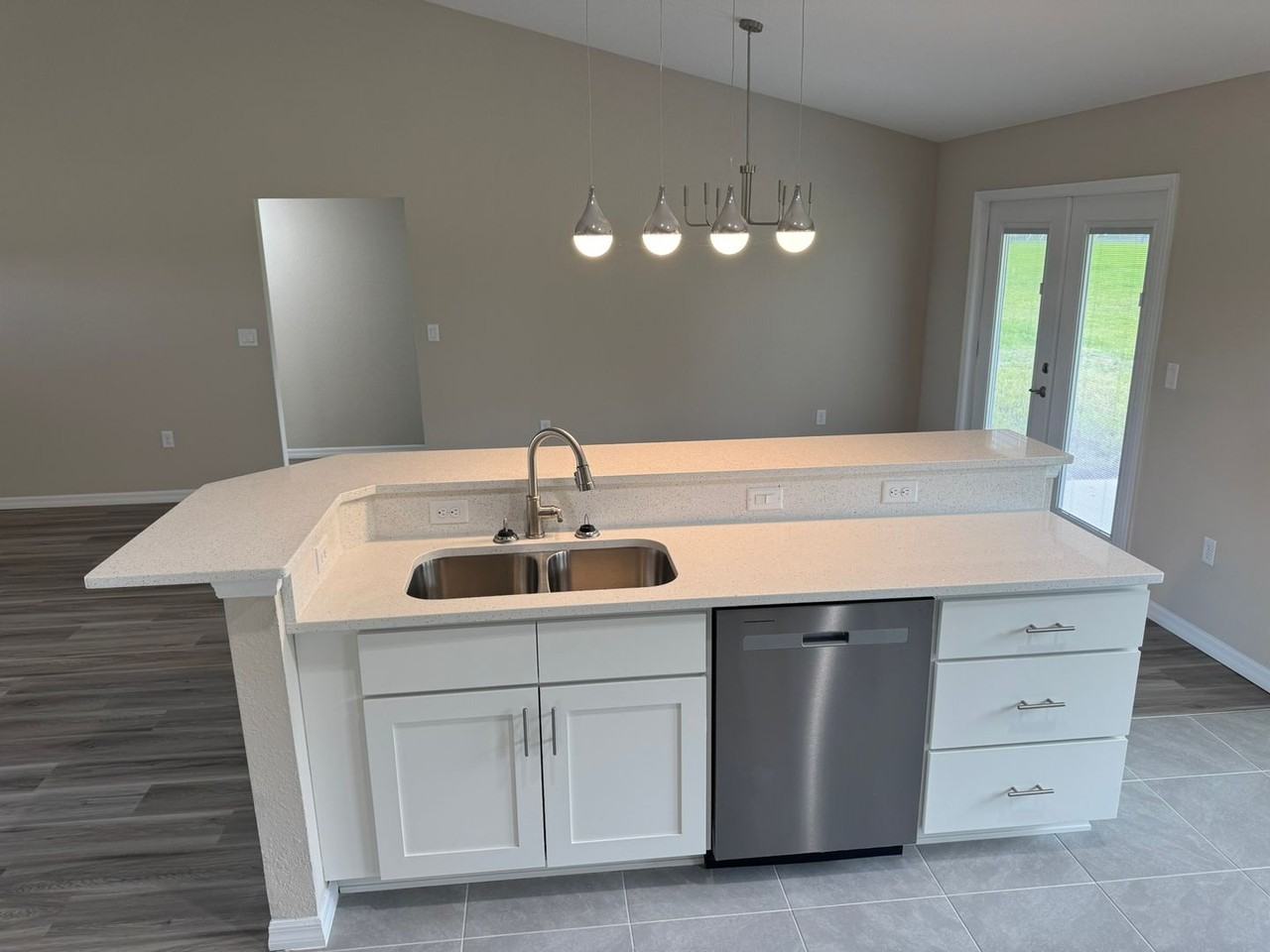 2435 Southeast 75th Boulevard - Photo 3 of 20