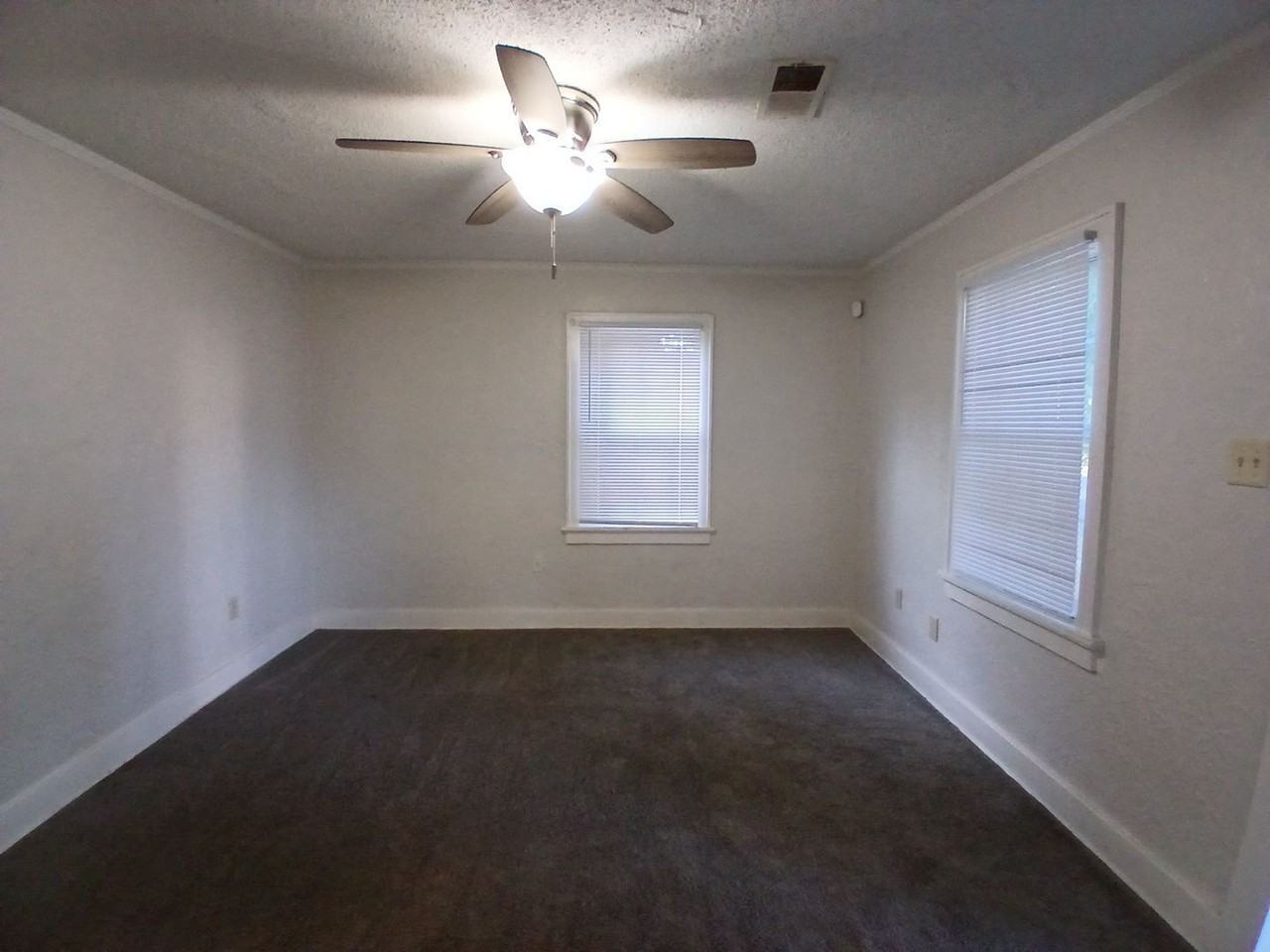 3088 Manhattan Ave #HW - Photo 6 of 9