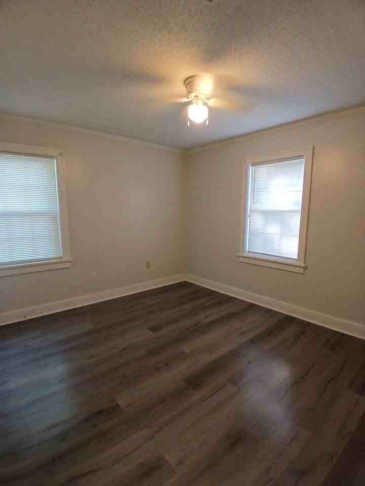 3088 Manhattan Ave #HW - Photo 7 of 9