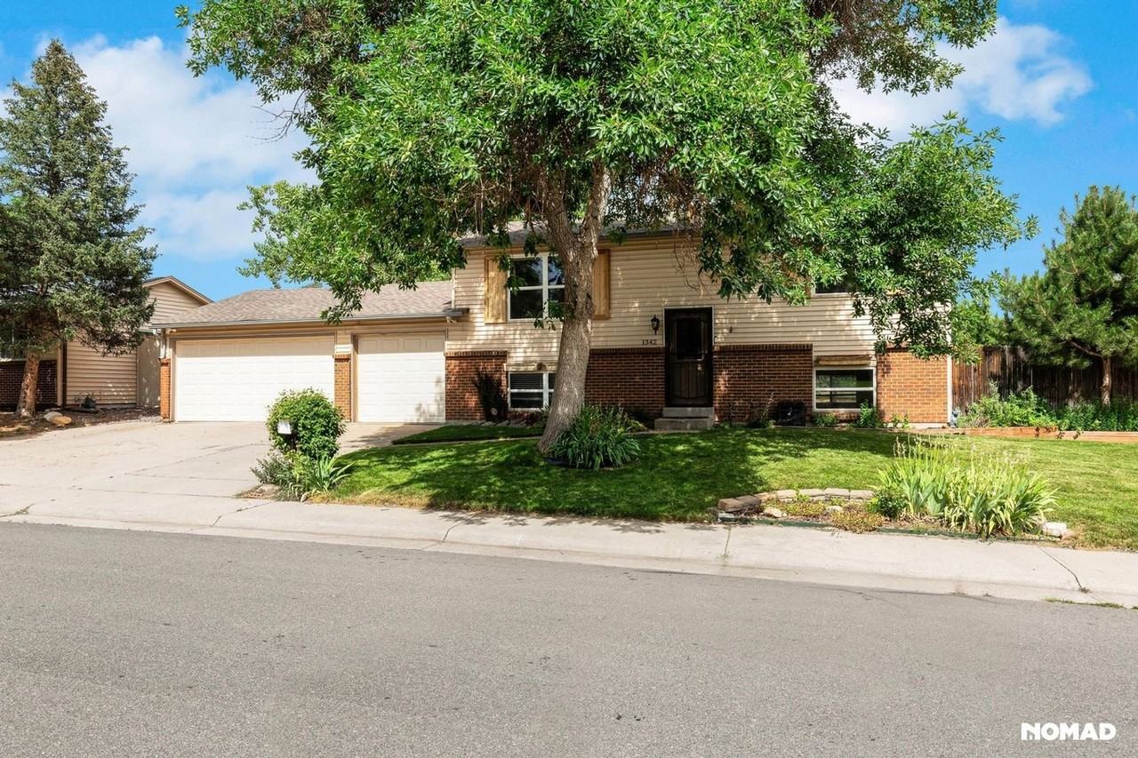 1342 S Pierson Ct - Photo 2 of 32