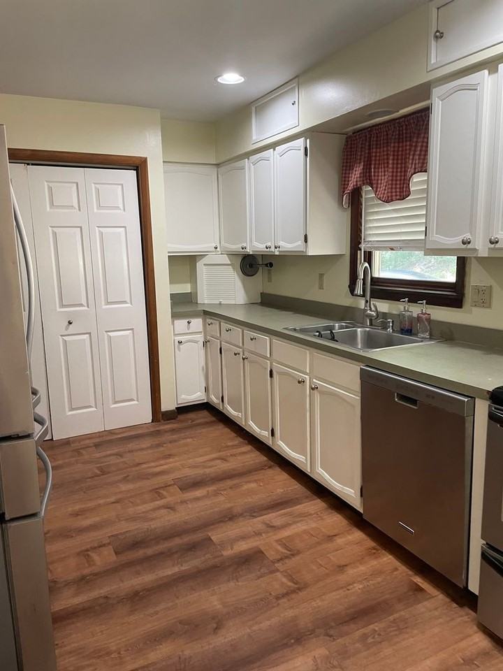 2656 Ellendale Rd - Photo 4 of 21