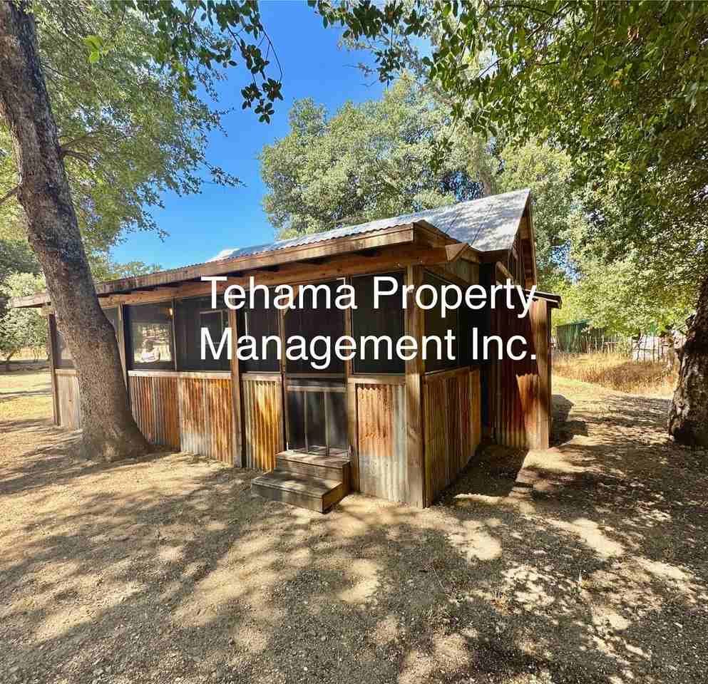 19390 Pine Creek Rd - Photo 2 of 20