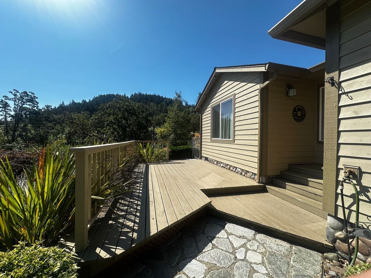 357 Summer Ln - Photo 2 of 14