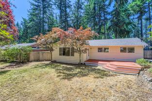 1009 208th Ave Ne - Photo 1 of 1
