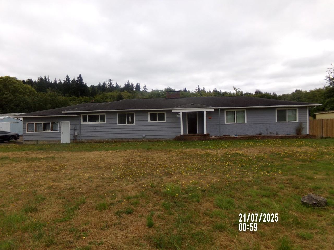 2520 Ocean Ave - Photo 2 of 24