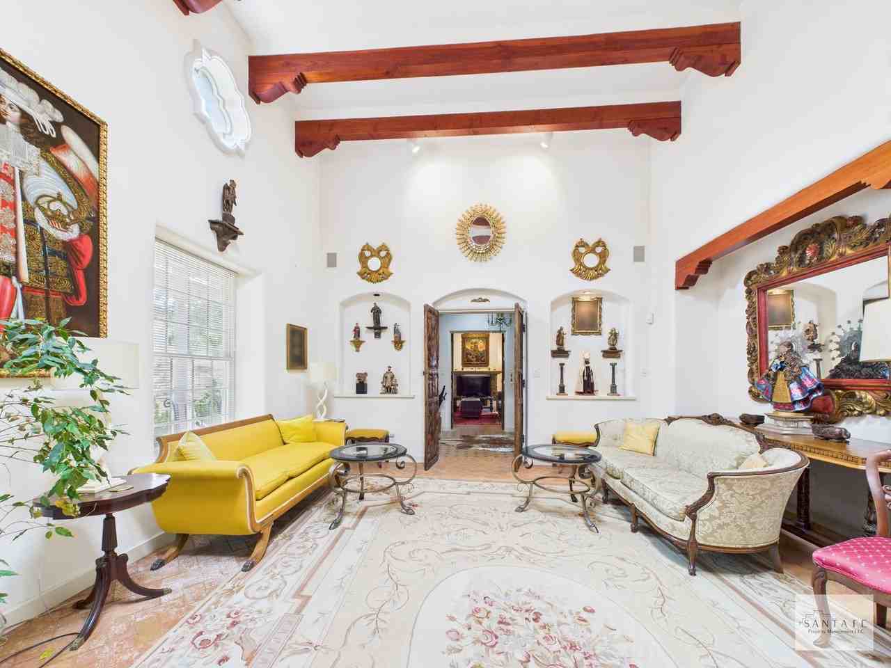 663 Garcia St - Photo 4 of 33