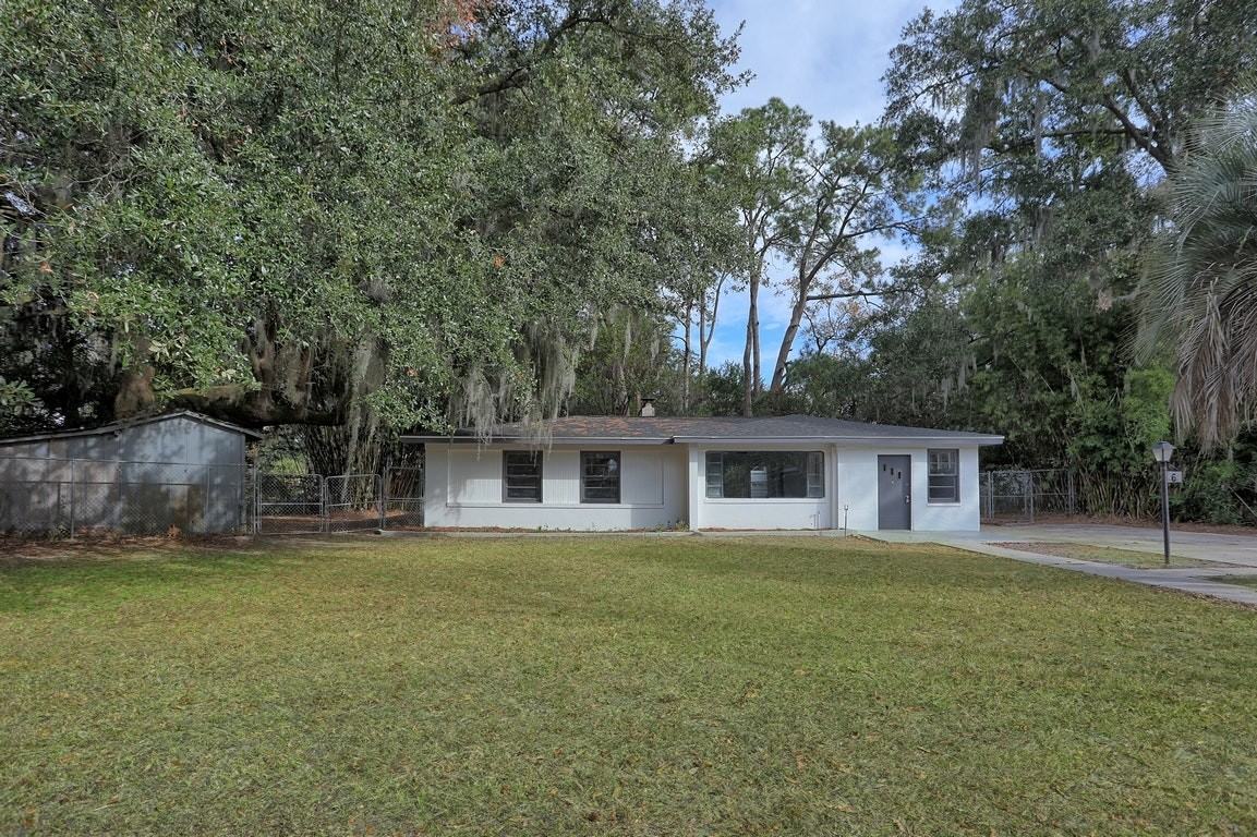 6 Ranchland Drive - Photo 2 of 33