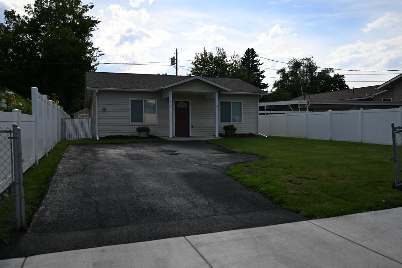 1124 3rd Avenue West - Photo 2 of 28