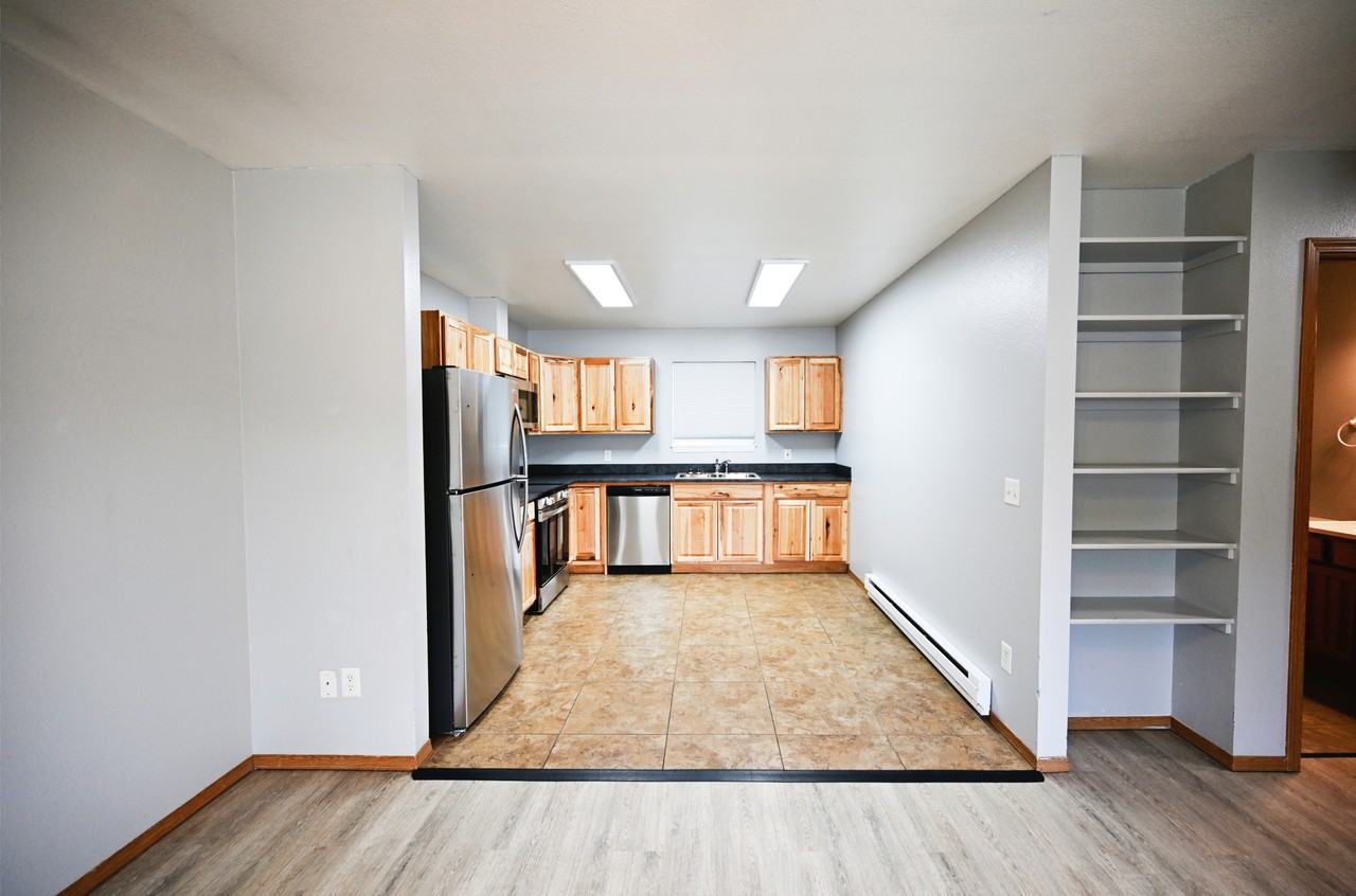 1126 3rd Avenue West - Photo 3 of 38