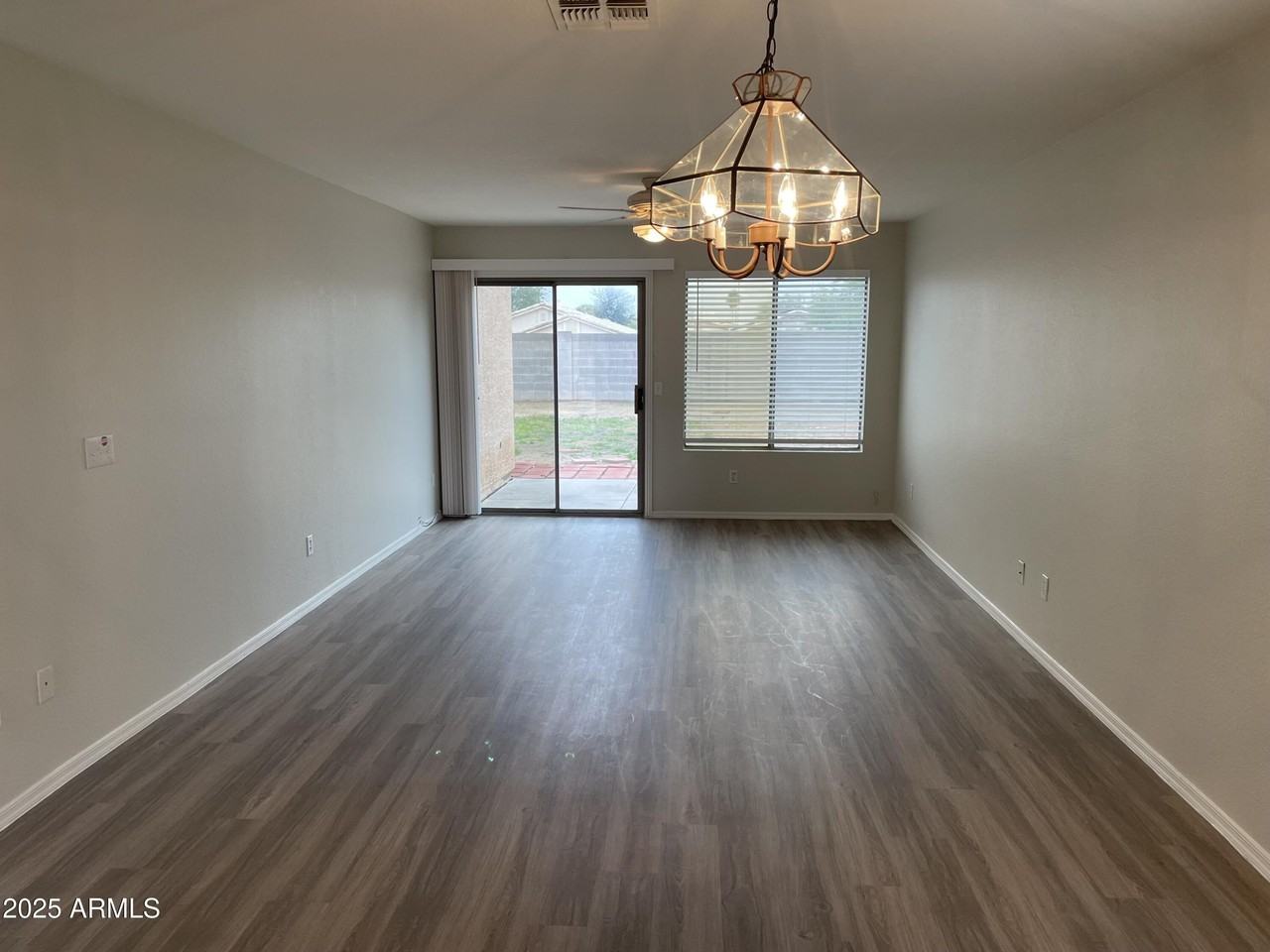 16117 W Monroe St - Photo 3 of 15