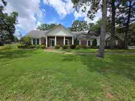 2318 N Rodney Parham Rd - Photo 1 of 1