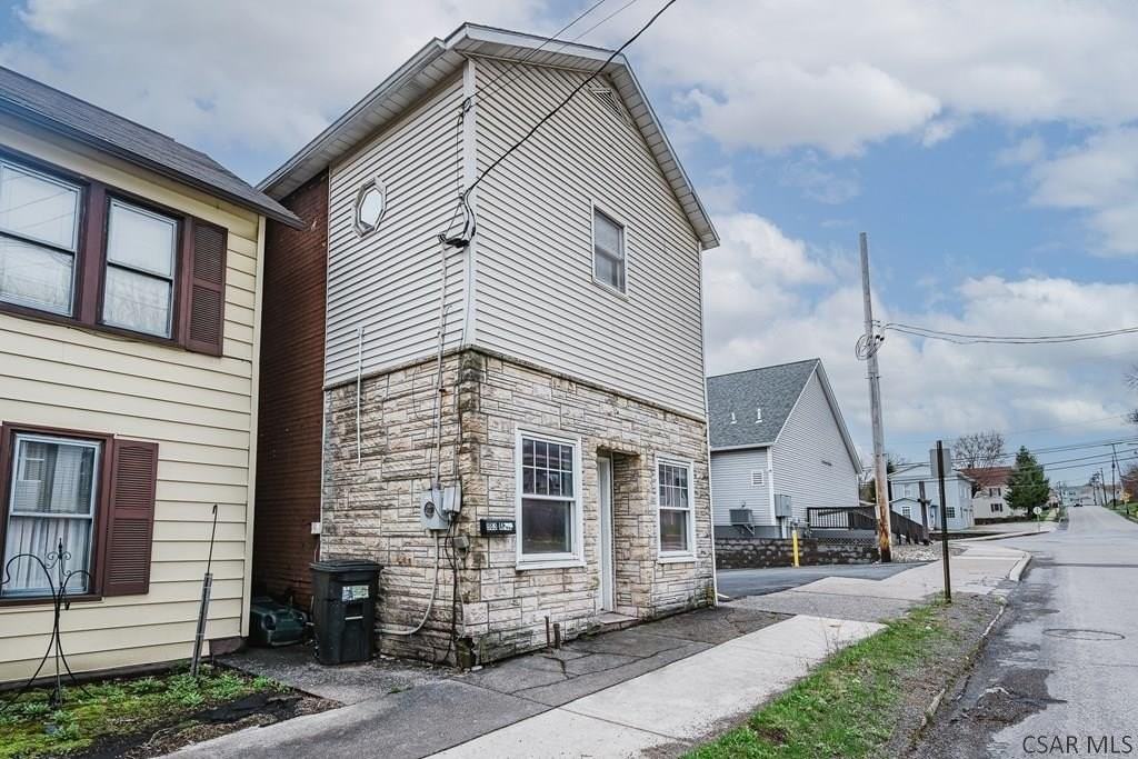 983A 2nd St - Photo 2 of 11