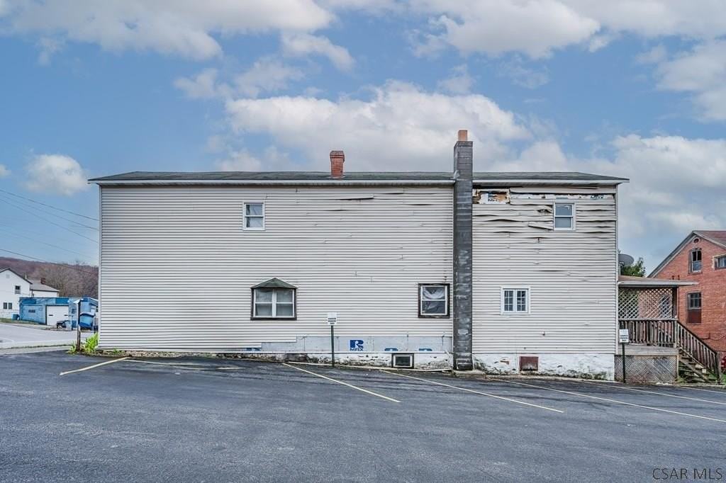 983A 2nd St - Photo 3 of 11