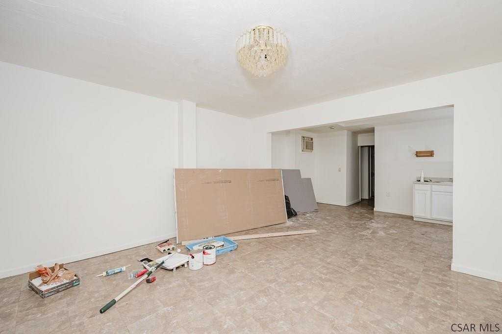 983A 2nd St - Photo 4 of 11