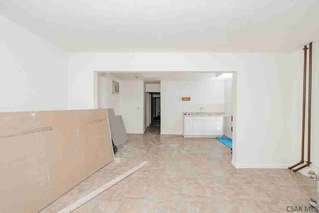 983A 2nd St - Photo 5 of 11