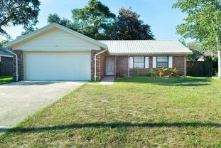 127 Newcastle Cir - Photo 1 of 1