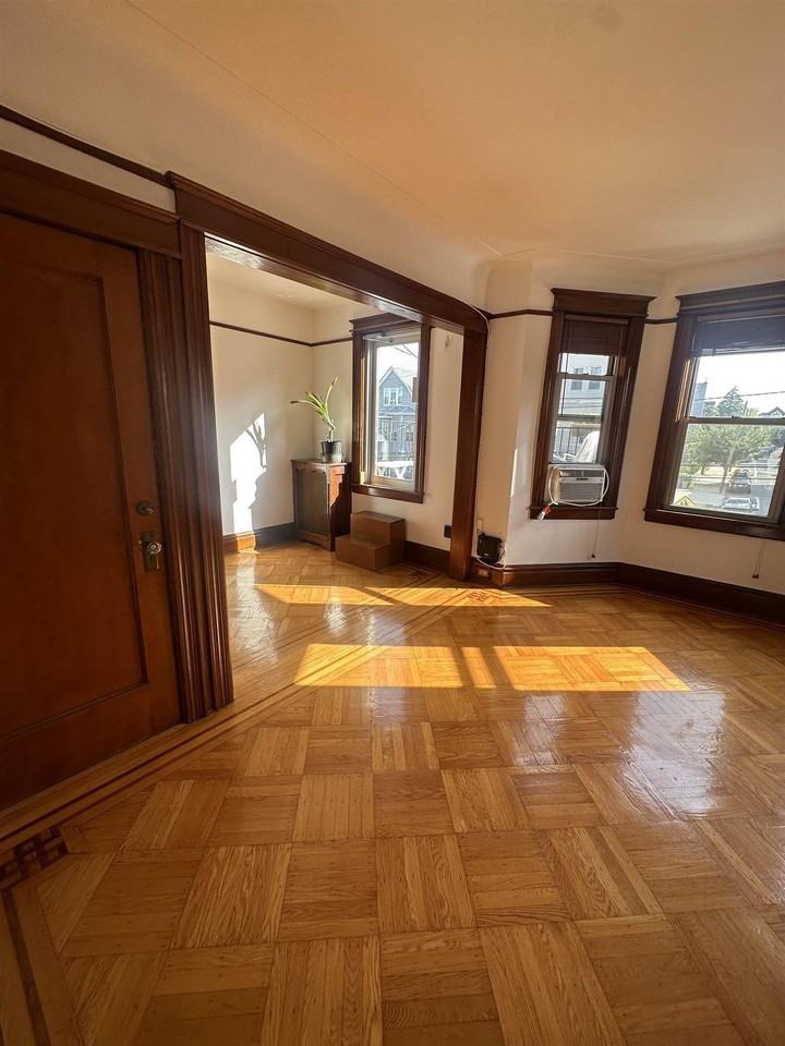 22 46th St #2 - Photo 2 of 7