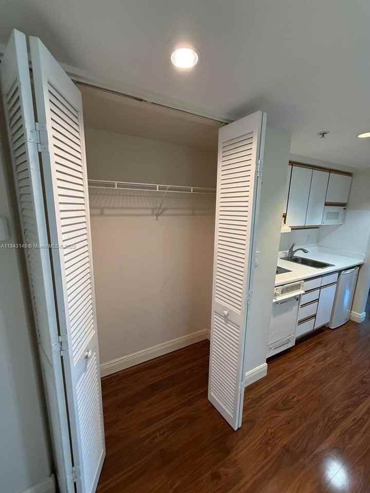 5715 Sunset Dr #5715 - Photo 5 of 6