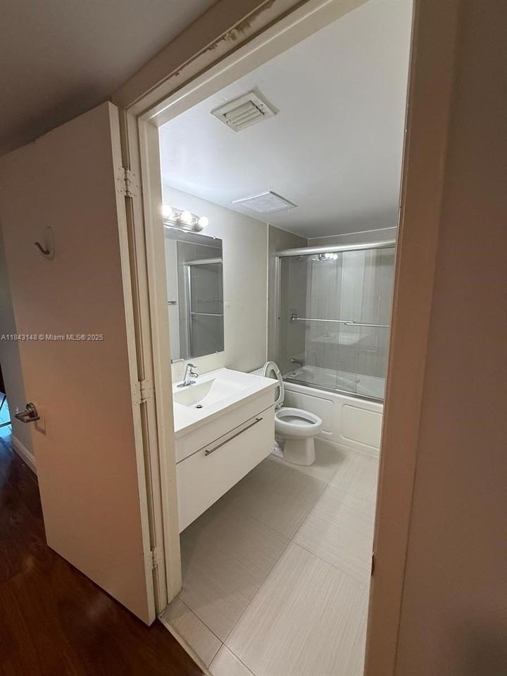 5715 Sunset Dr #5715 - Photo 6 of 6