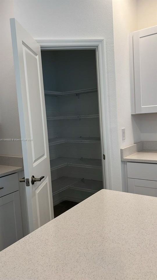 2565 Penguin Blvd #2565 - Photo 7 of 13