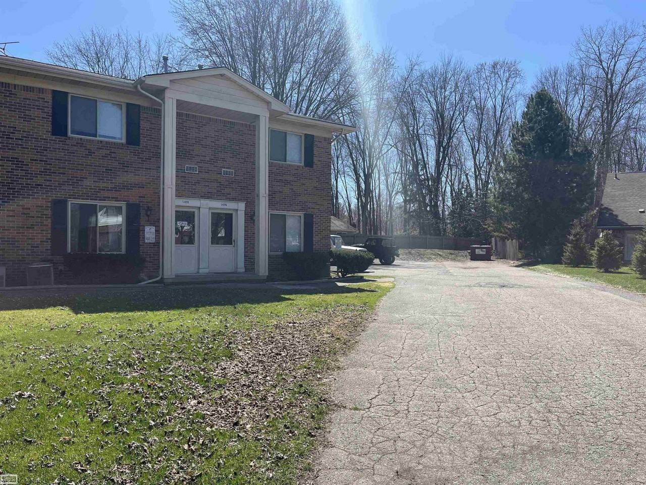 54100 Buccaneers Bay - Photo 2 of 11