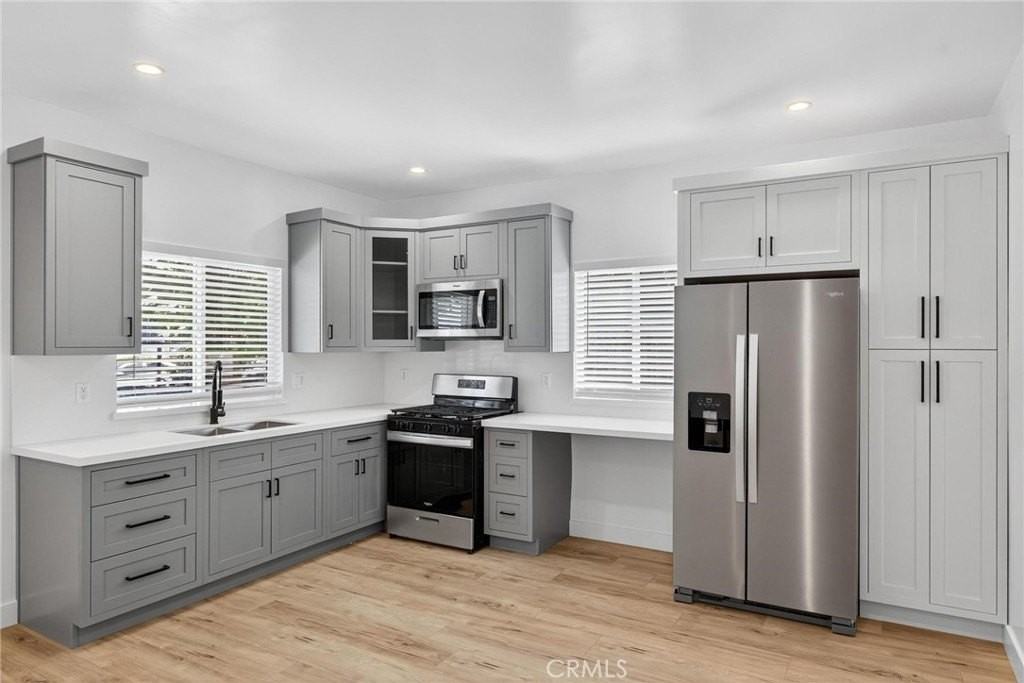 14732 Gilmore St #1 - Photo 4 of 14