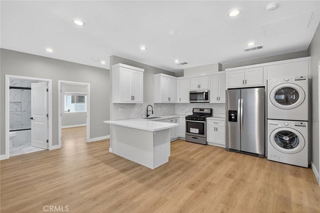 14734 Gilmore St #D - Photo 5 of 14