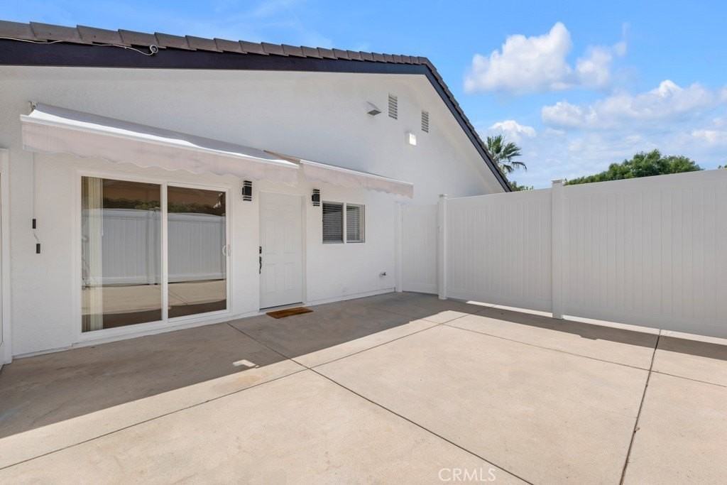 19104 Blackhawk St - Photo 5 of 30