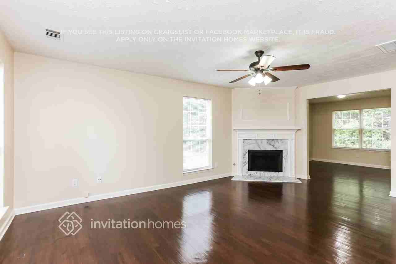 8157 Sterling Lakes Dr - Photo 4 of 18
