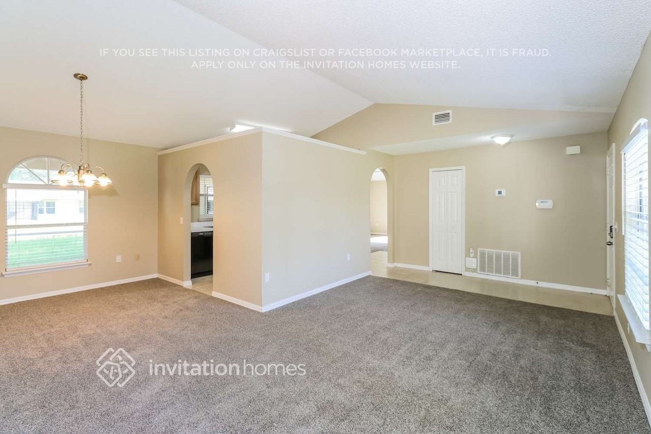 7681 Greenboro Dr - Photo 3 of 17