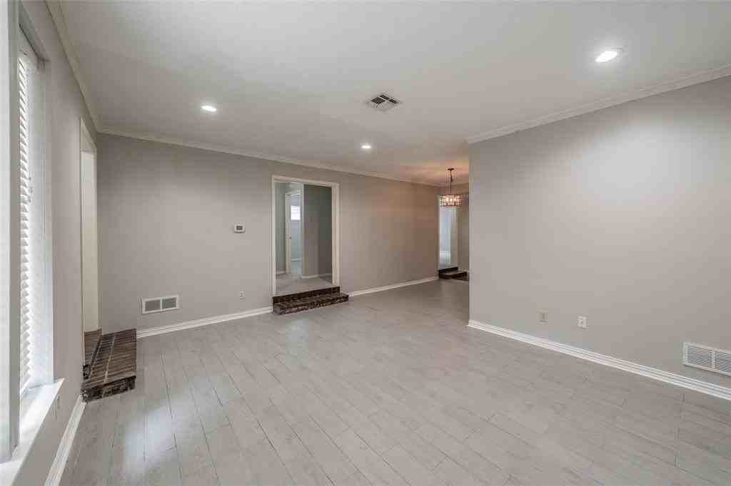 10618 Ravenscroft Drive - Photo 6 of 34