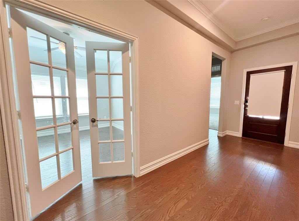 3620 Venetian Ct - Photo 3 of 30