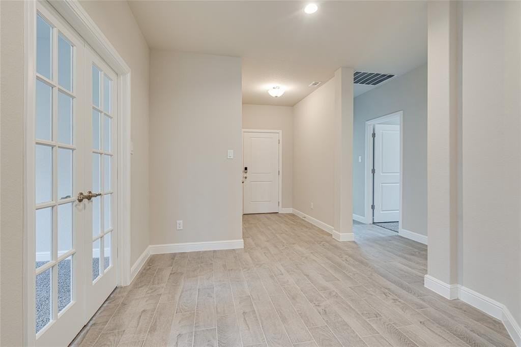 1145 Croxley Way - Photo 4 of 40