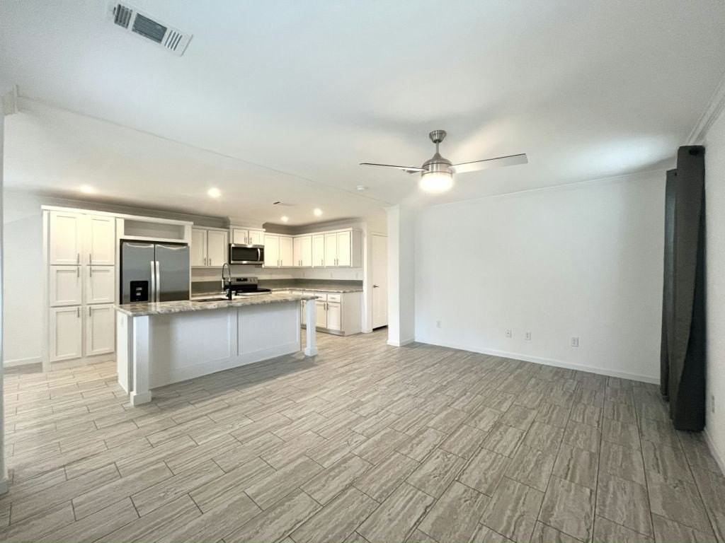 402 Morristown Cay #402 - Photo 2 of 21