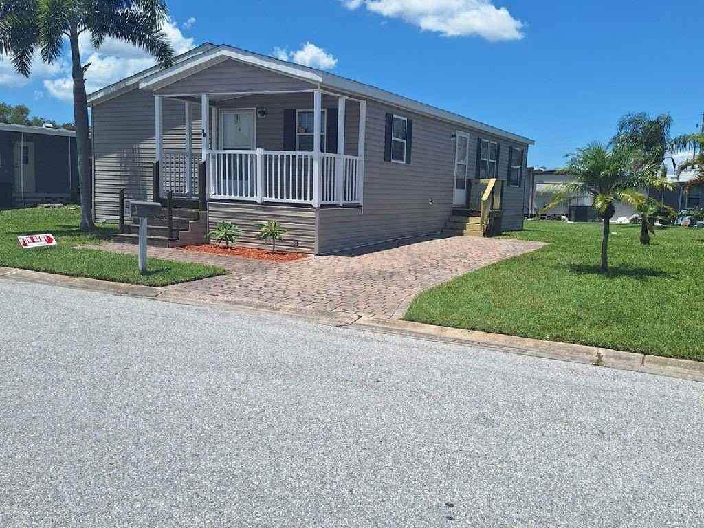 7001 142nd Ave #0030 - Photo 3 of 14