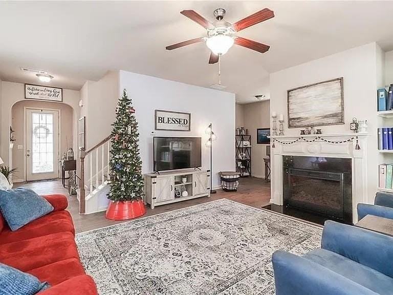 2344 Attewood Dr - Photo 7 of 35