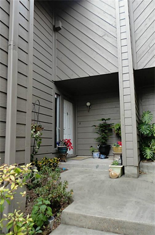 18024 Starboard Dr - Photo 2 of 23