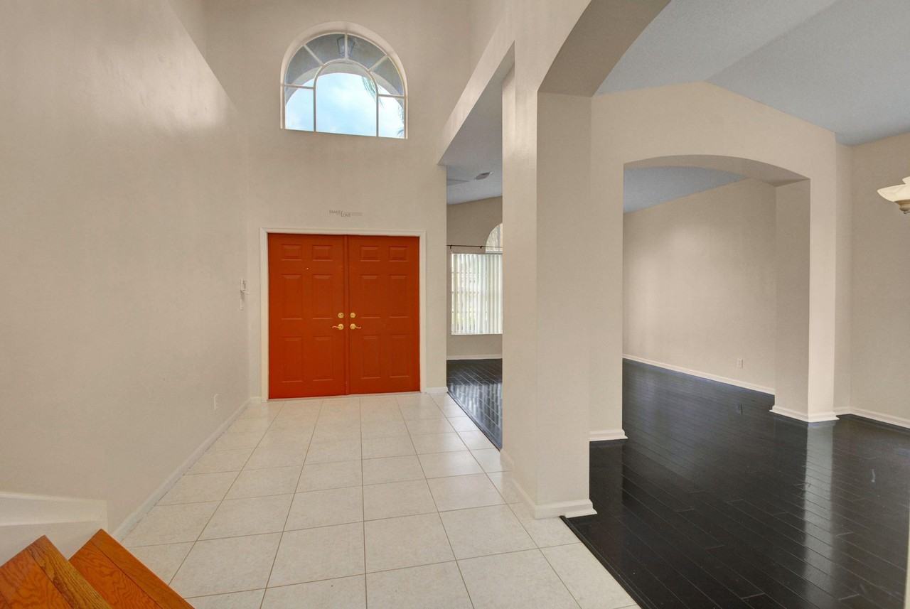 1282 Pebble Ridge Ln - Photo 3 of 18