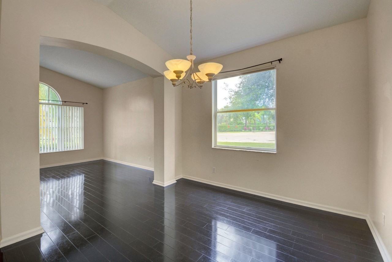 1282 Pebble Ridge Ln - Photo 5 of 18