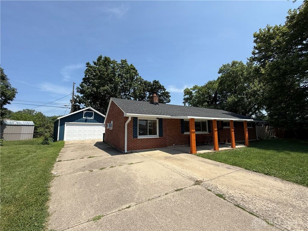 4732 Rexwood Dr - Photo 3 of 32