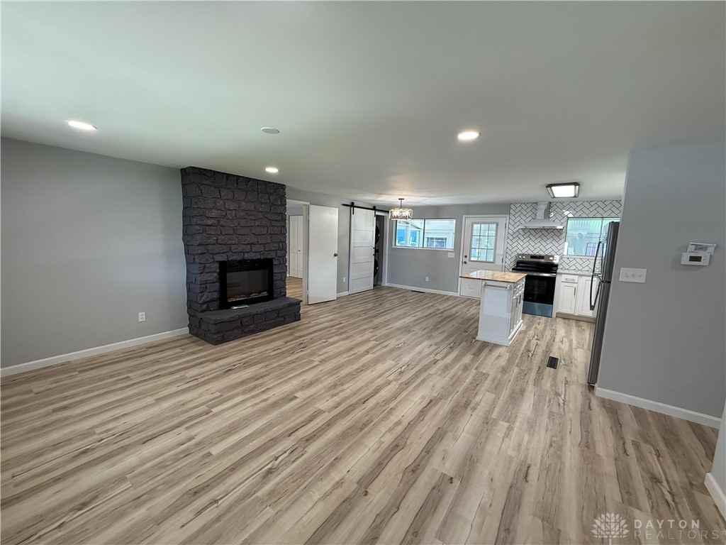 4732 Rexwood Dr - Photo 4 of 32