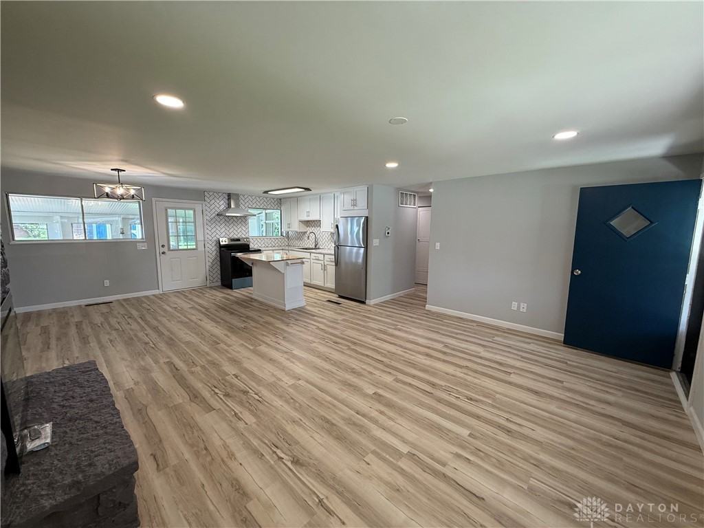 4732 Rexwood Dr - Photo 5 of 32