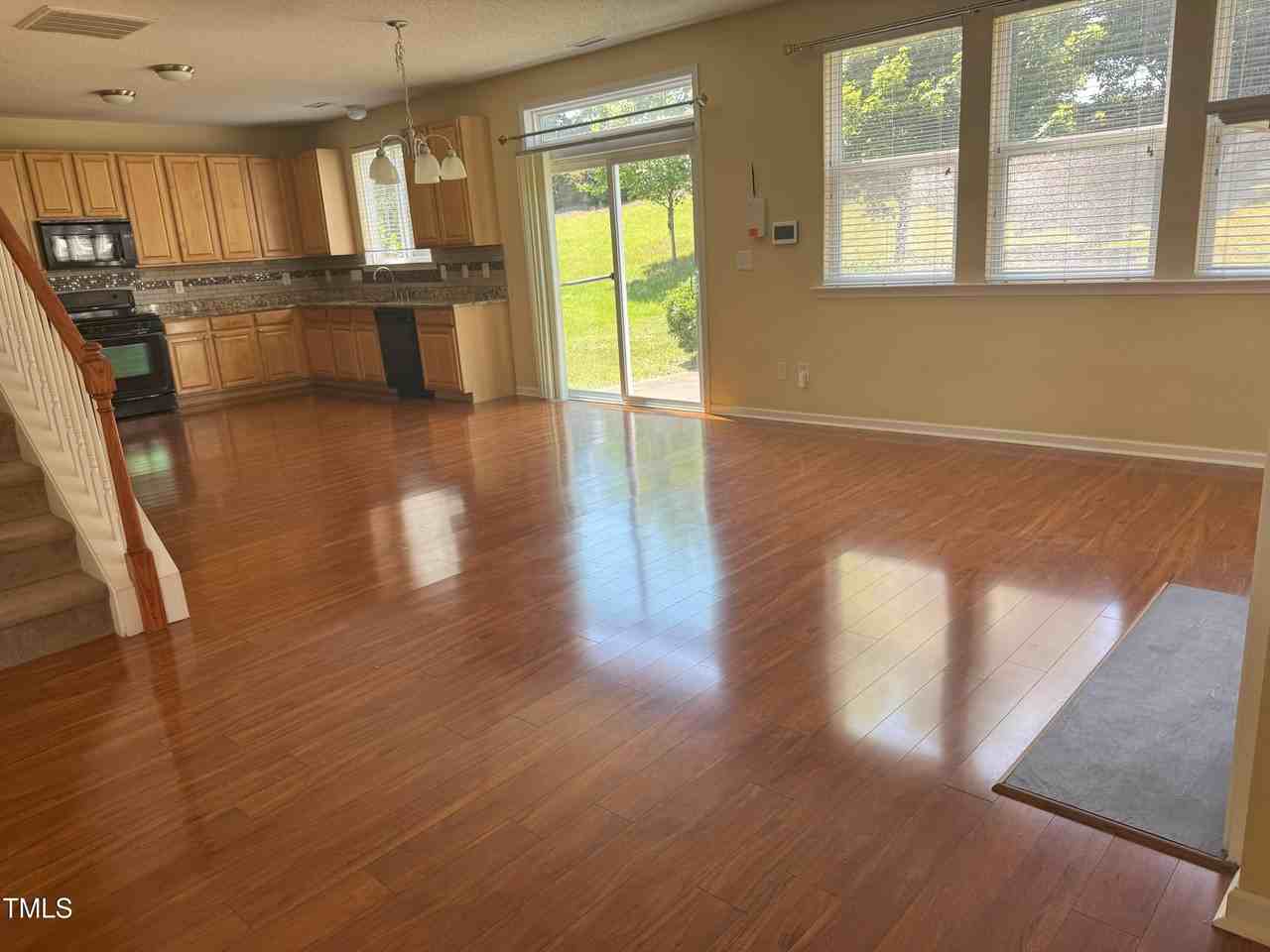 324 Northlands Dr - Photo 5 of 19