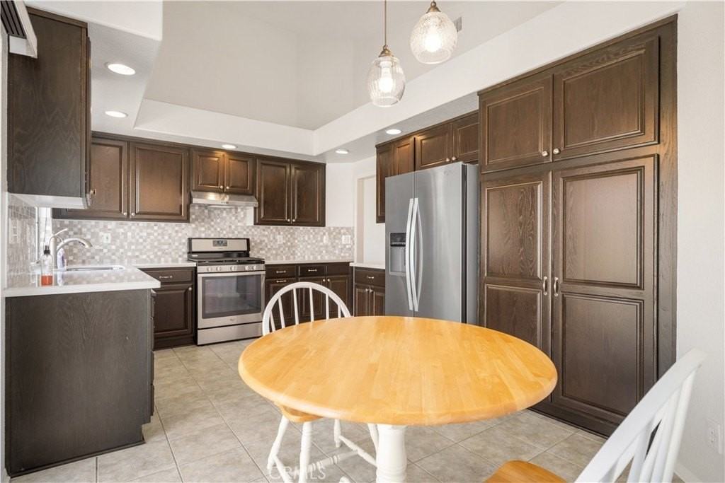 1062 Brookfield Place - Photo 6 of 46