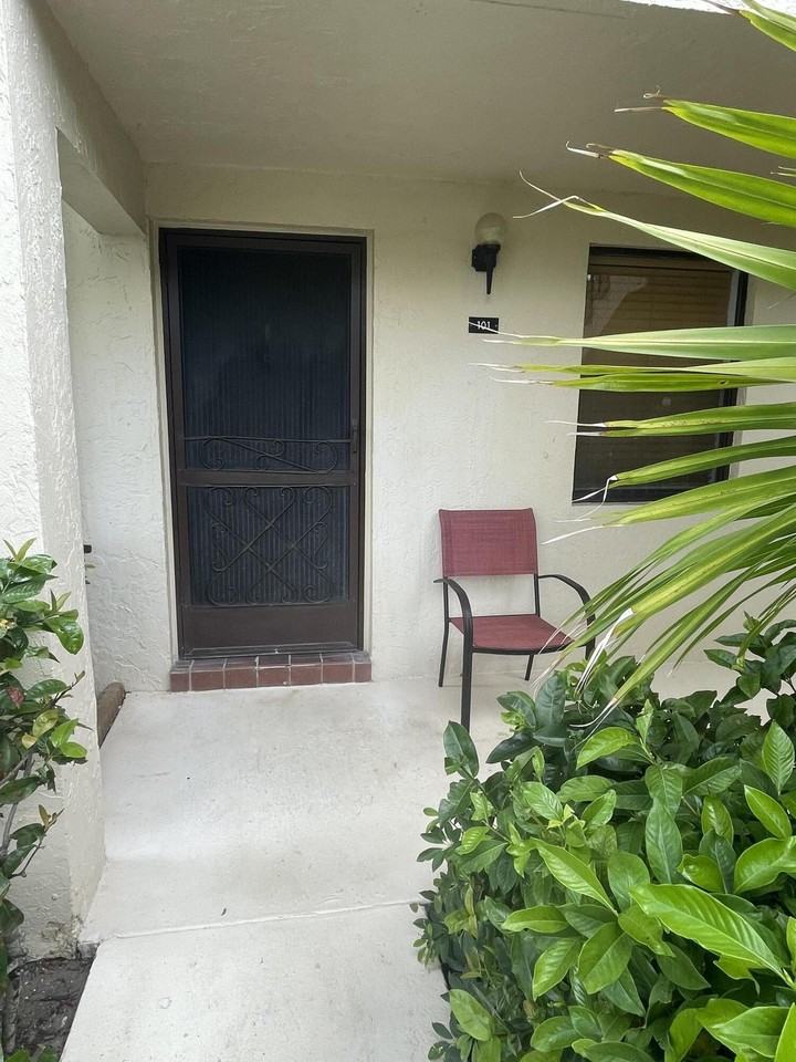 4598 Lucerne Lakes 101 Boulevard #101 - Photo 2 of 19