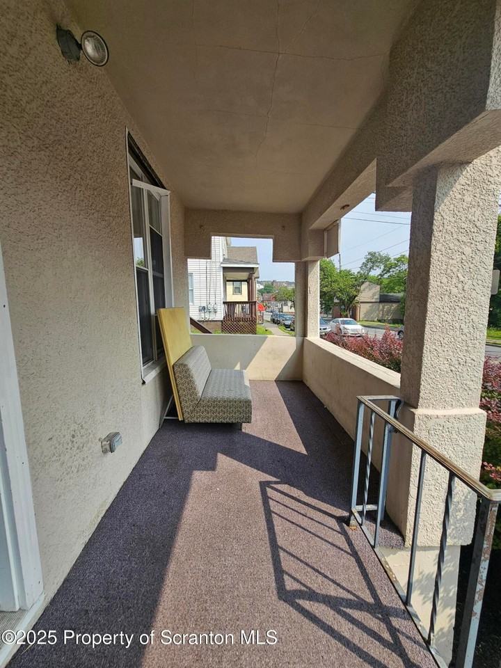 1207 Mulberry St - Photo 2 of 21