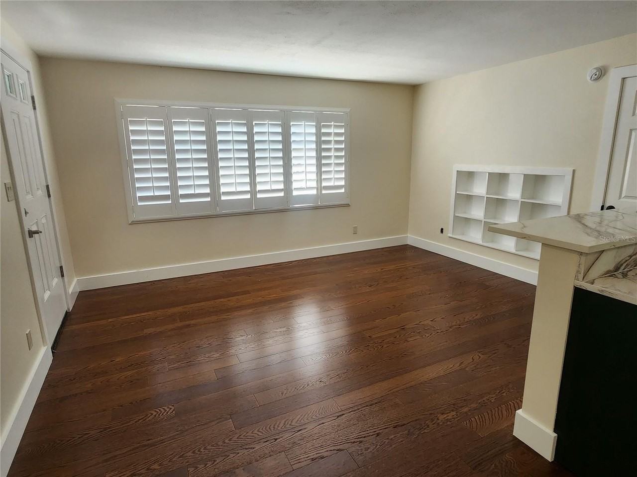 565 Golden Gate Pt #1 - Photo 6 of 19