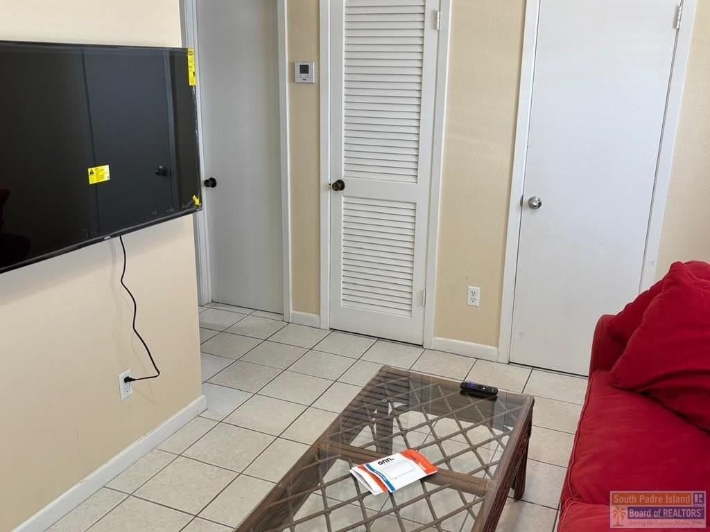 310 W Houston St - Photo 2 of 14