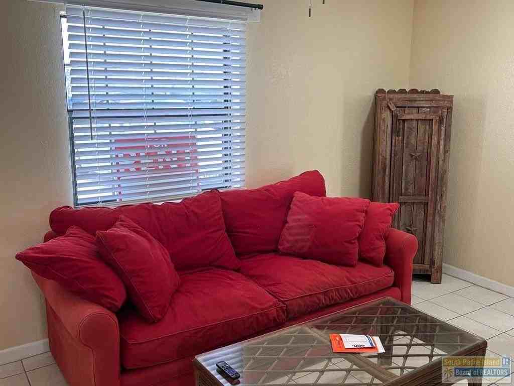 310 W Houston St - Photo 3 of 14